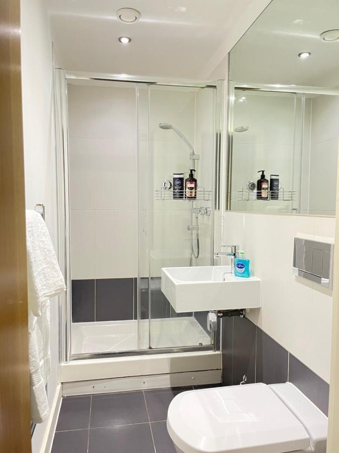Wharf Inn Premier Apartment Central Manchester - Free Private Parking Экстерьер фото